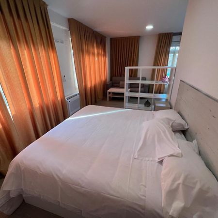 Apartamentos Sanjuan Порріньйо Екстер'єр фото