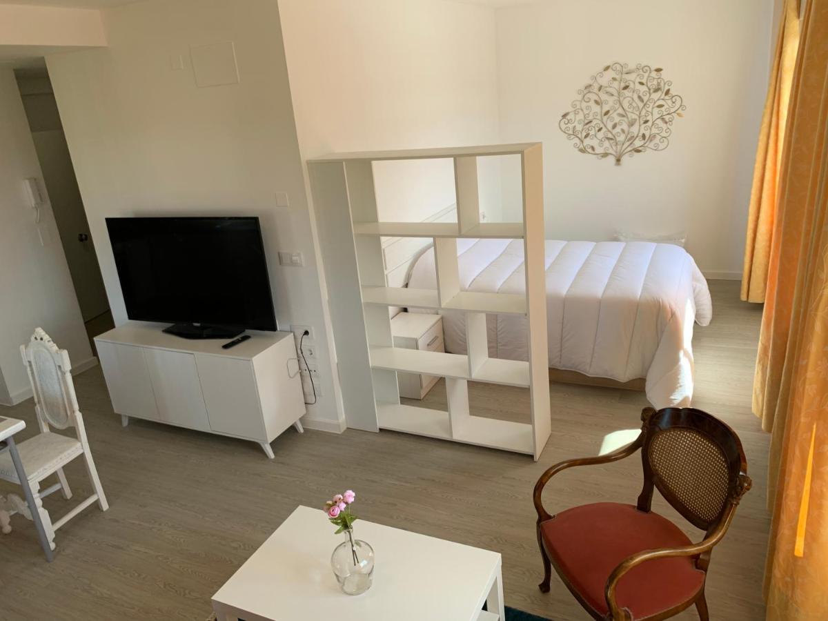 Apartamentos Sanjuan Порріньйо Екстер'єр фото