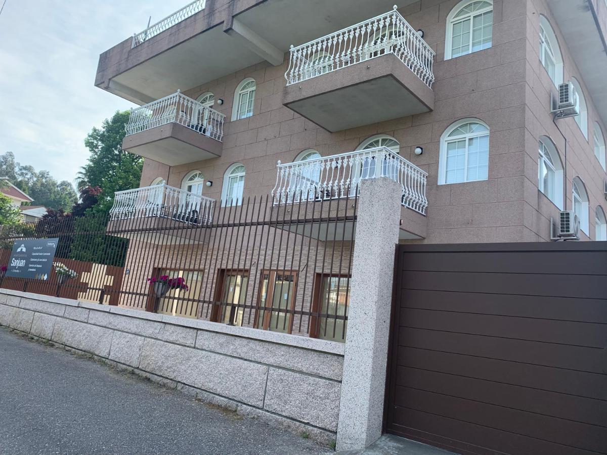 Apartamentos Sanjuan Порріньйо Екстер'єр фото
